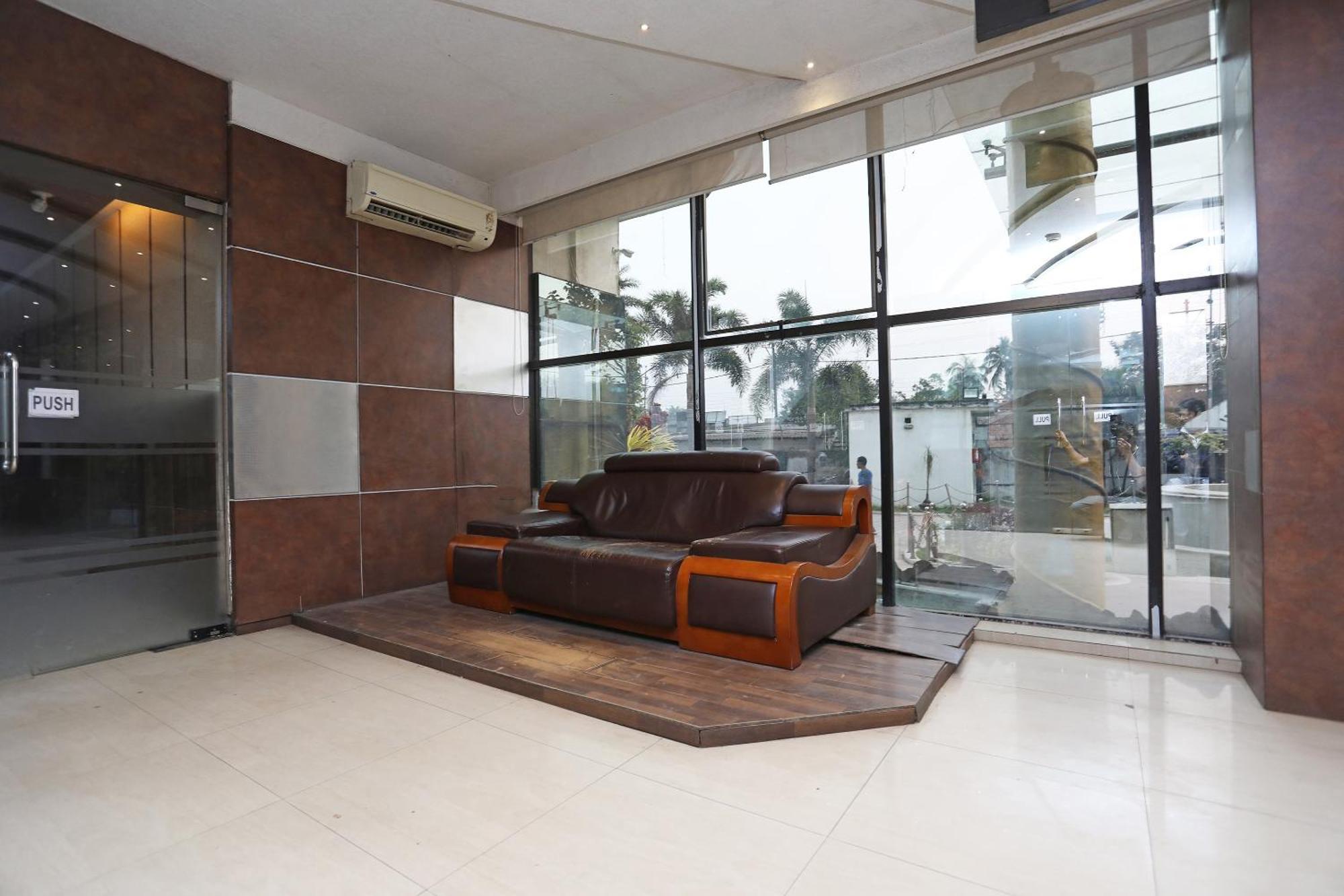 Collection O River Bay Resort 迪亚蒙德哈尔博乌尔 外观 照片