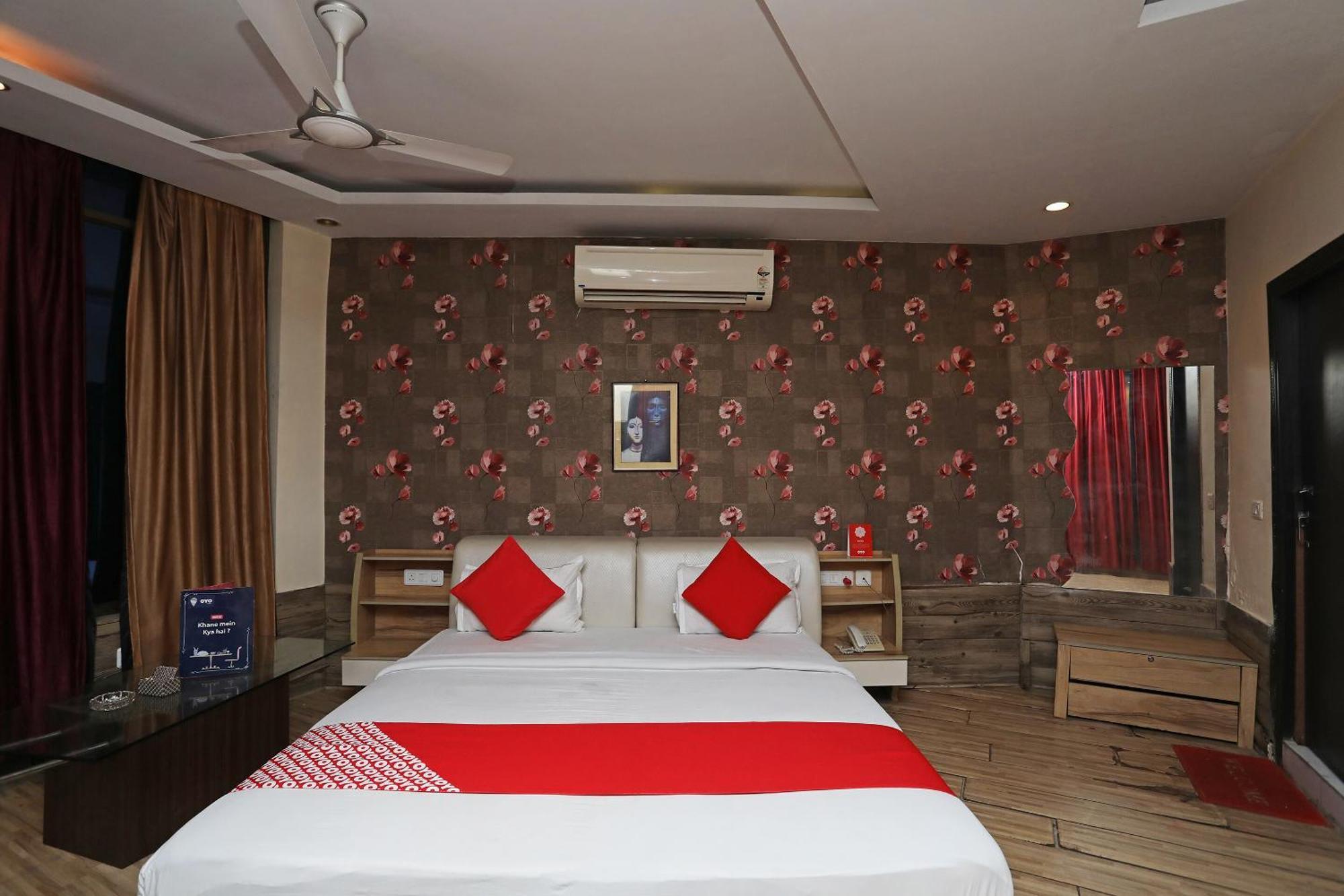 Collection O River Bay Resort 迪亚蒙德哈尔博乌尔 外观 照片
